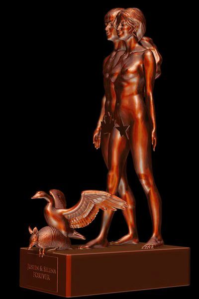 Justin Bieber and Selena Gomez Statue 01 2011 08 10