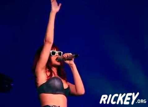 Rihanna - Cheers (Drink to That) - Official Video.jpg Rihanna Cheers Drink to That Official Video