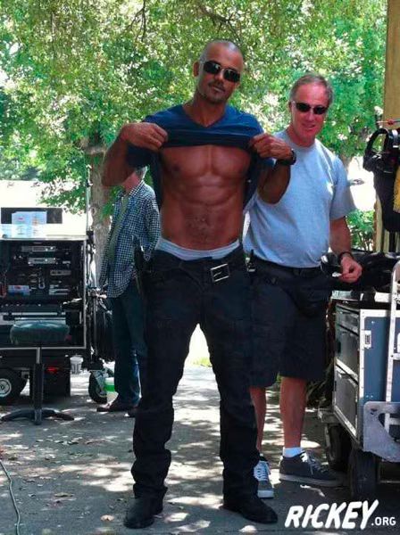 Shemar Moore Abs  Picture 02 2011 08 16