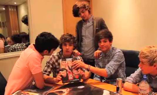 One Direction - Lakeside Book Signing - Video.jpg One Direction Lakeside Book Signing Video