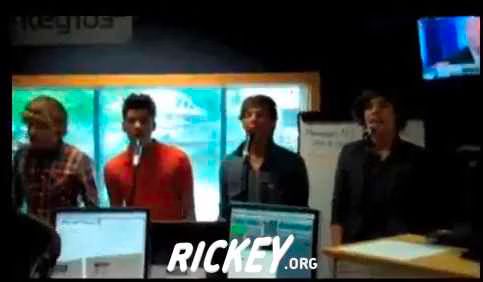 One Direction - What Makes You Beautiful - Acoustic.jpg One Direction What Makes You Beautiful Acoustic