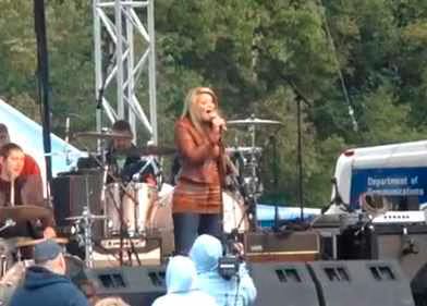 Lauren Alaina previews songs at FallFest.jpg Lauren Alaina previews songs at FallFest