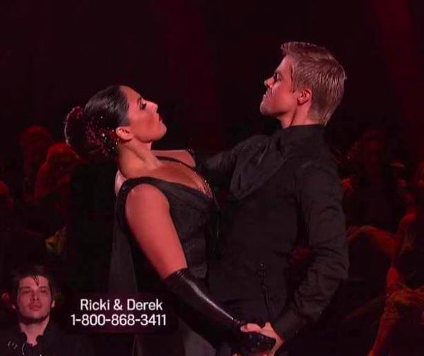 Ricki Lake and Derek Hough  Tango  Dancing with the Stars