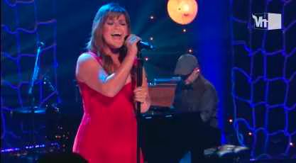 Kelly Clarkson covers Carrie Underwood s  I Know You Won t