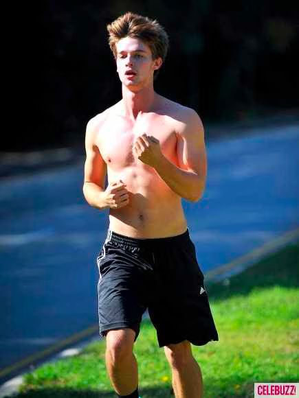 Patrick Schwarzenegger Shirtless Jogging Picture