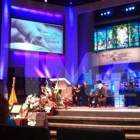 Duggar Family Shows Photos of Dead Fetus at Memorial 02 2011 12 15
