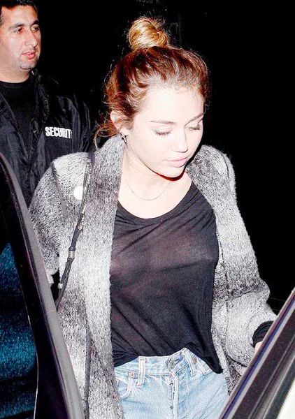 Miley Cyrus  No Bra Wardrobe Malfunction