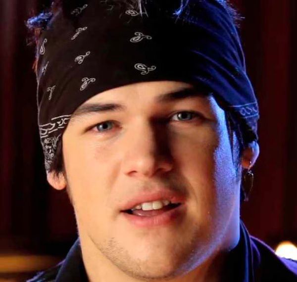 James Durbin - Walmart Soundcheck QA.jpg James Durbin Walmart Soundcheck QA