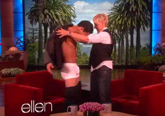 Mario Lopez Underwear Bulge 01 2012 01 25