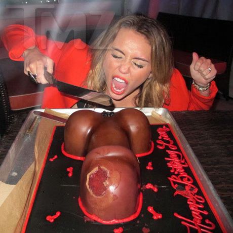 Miley Cyrus Penis Birthday Cake 01-2012-01-25.jpg Miley Cyrus Penis Birthday Cake 01 2012 01 25