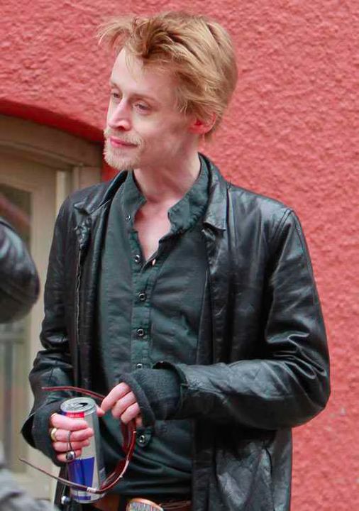 Macaulay Culkin Gaunt Picture 02-2012-02-09