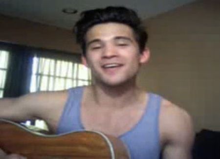 Dez Duron - What Makes You Beautiful - Video.jpg Dez Duron What Makes You Beautiful Video
