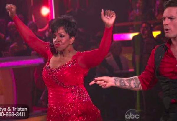 Gladys Knight and Tristan MacManus  Cha Cha Cha  Dancing with the Stars