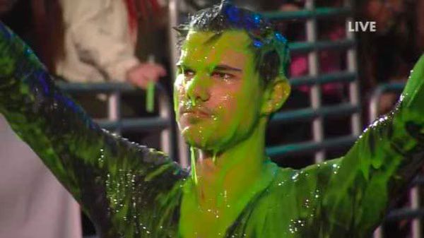 Taylor Lautner  Slimed  Kids Choice Awards 2012