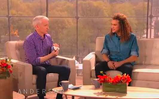 Anderson Cooper gives DeAndre Brackensick a Scrunchie .jpg Anderson Cooper gives DeAndre Brackensick a Scrunchie