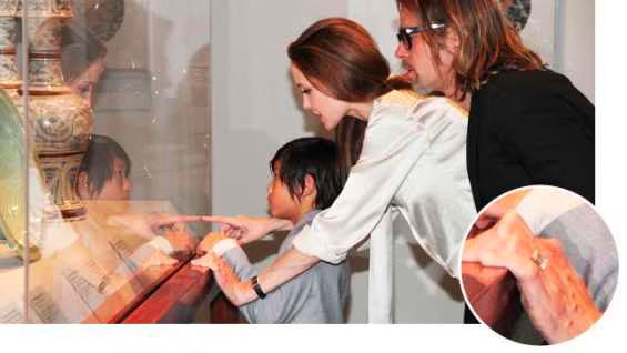Angelina Jolie Engagement Ring