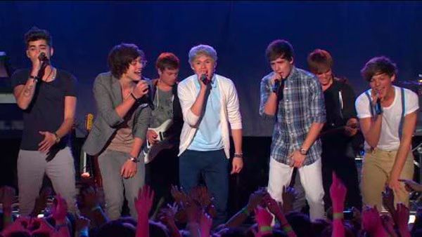 One Direction  What Make You Beautiful at The El Ray 03 2012 04 21