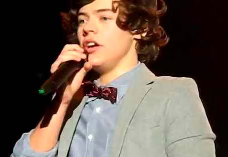 One Direction impersonate each other  Video