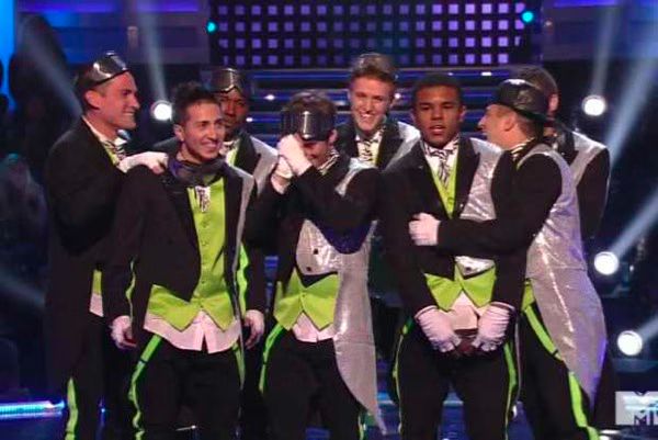 Elektrolytes  Champagne Showers  America s Best Dance Crew 7  Video