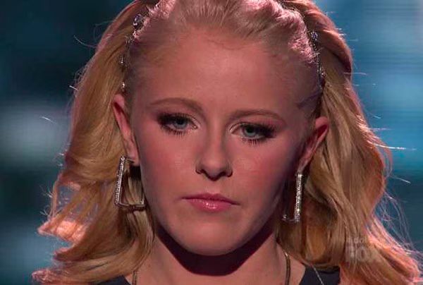Hollie Cavanagh  I Can t Make You Love Me  American Idol 11 VIdeo MP3