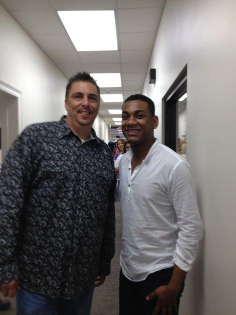 Joshua Ledet Arrives for Homecoming