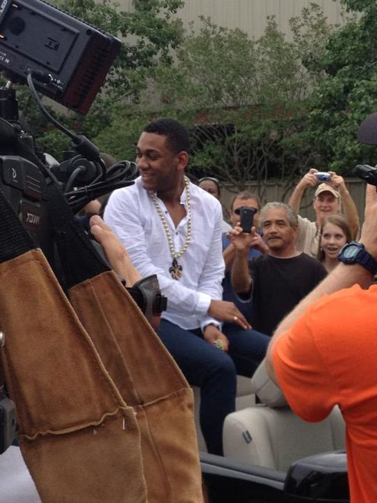 Joshua Ledet Arrives for Homecoming
