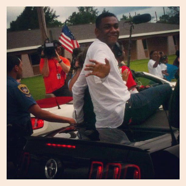 Joshua Ledet Arrives for Homecoming