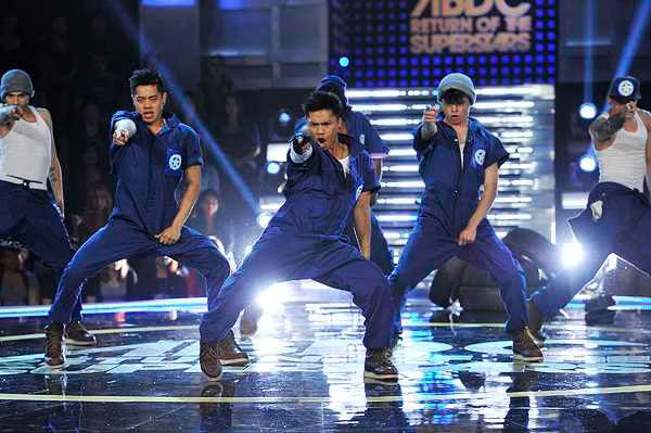Mos Wanted Crew On the Floor.jpg Mos Wanted Crew On the Floor