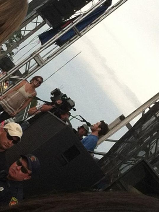 Phillip Phillips Performs at Homecoming