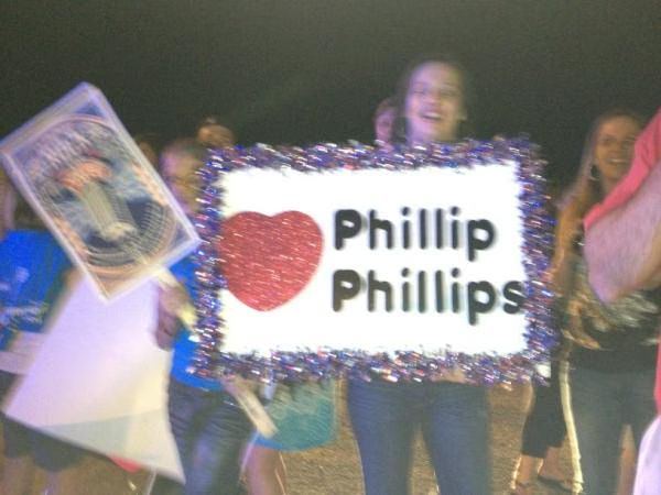Phillip Phillip Arrives for Homecoming