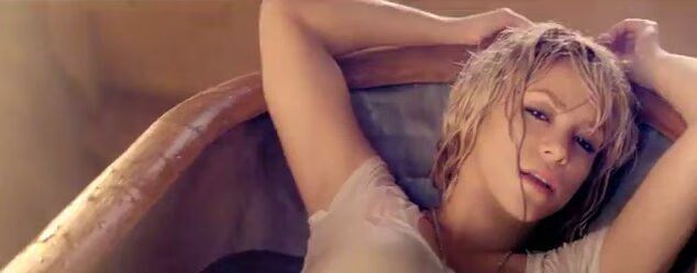 Shakira - Addicted to You
