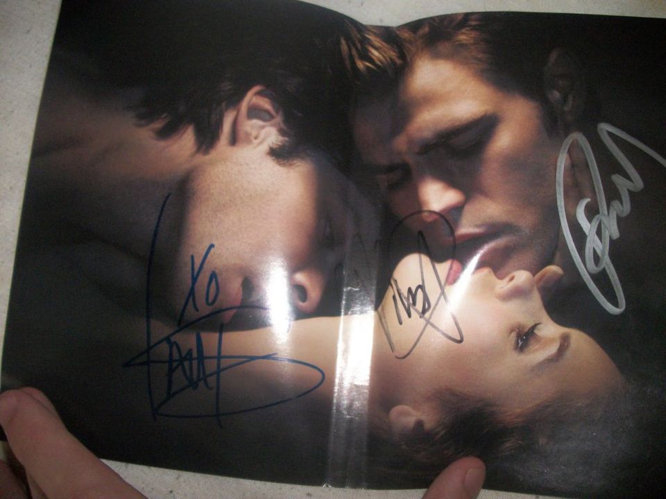 vampdiariescastsigned