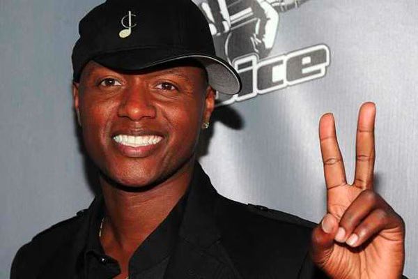 Javier Colon and Universal Republic Records split