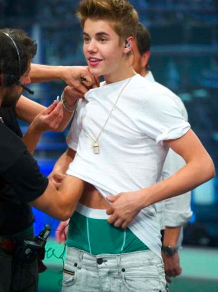 Justin Bieber  Green Underwear  Photos 02 2012 06 05