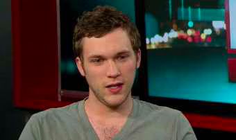Phillip Phillips - Pushing Himself To Get Healthy - Video.jpg Phillip Phillips Pushing Himself To Get Healthy Video