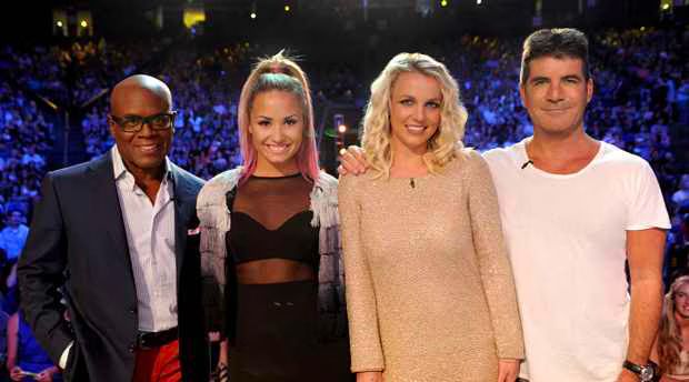 Simon Cowell returns to judge The X Factor – San Francisco auditions – Video