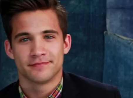 Dez Duron - American Eagle - Live Your Life 2012 - Video.jpg Dez Duron American Eagle Live Your Life 2012 Video