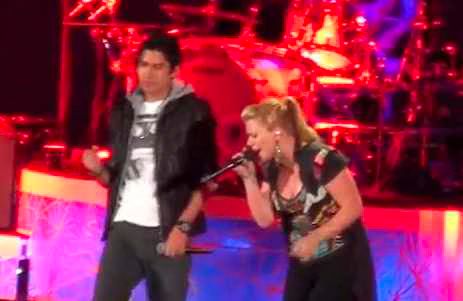 Kelly Clarkson with John Legend and Jason Farol  Hollywood Bowl 01 2012 07 31