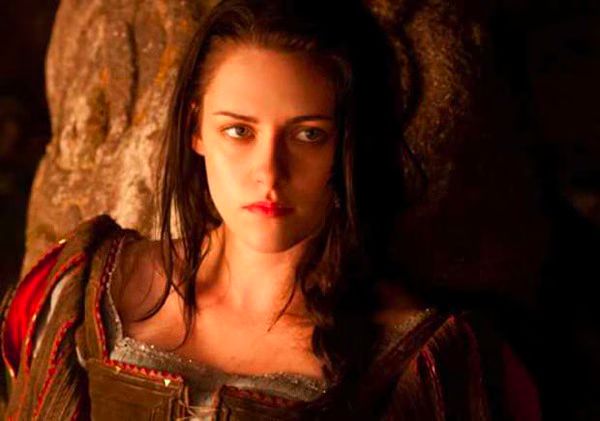 Kristen Stewart Cheats on Robert Pattinson