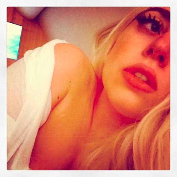 Lady Gaga posts nude photo of herself 01-2012-07-28.jpg Lady Gaga posts nude photo of herself 01 2012 07 28