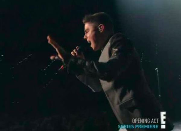 Von Smith opens for Lady Gaga on  Opening Act 02 2012 07 10