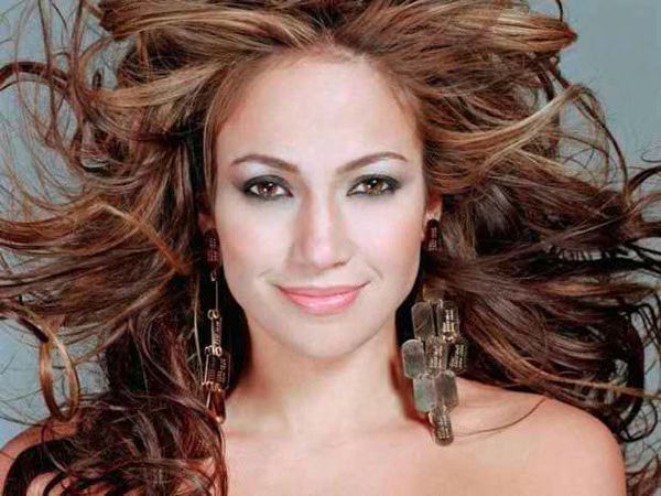 Jennifer Lopez files $20 Mil extortion lawsuit against driver