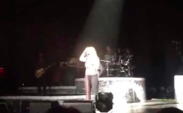 Kelly Clarkson  Shake It Out  Fan Request