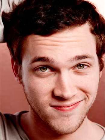Phillip Phillips is not battling his label