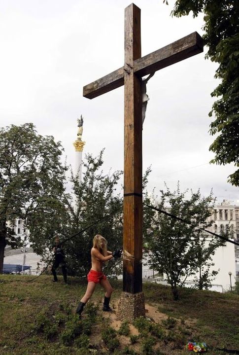 Topless Cross Chopping Topless Cross Chopping