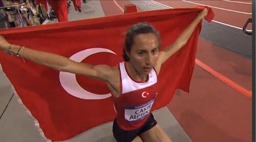 Women's 1500m Celebration