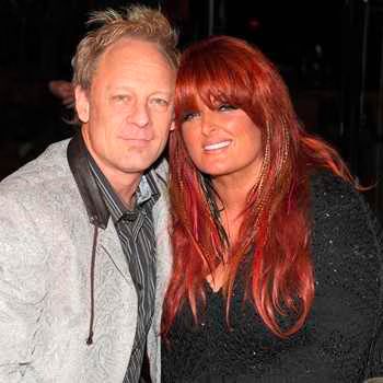 Wynonna Judd  Husband s left leg amputated after motorcycle accident