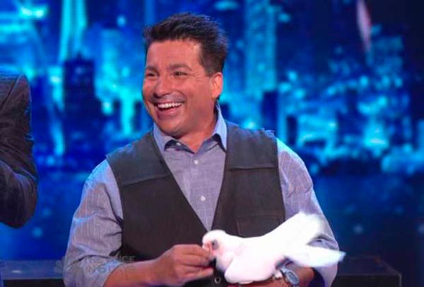 Clint Carvalho and His Extreme Parrots - America's Got Talent - Semi-Finals.jpg Clint Carvalho and His Extreme Parrots America s Got Talent Semi Finals
