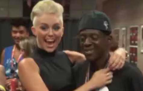 Flavor Flav thinks Miley Cyrus is Gwen Stefani - Video.jpg Flavor Flav thinks Miley Cyrus is Gwen Stefani Video