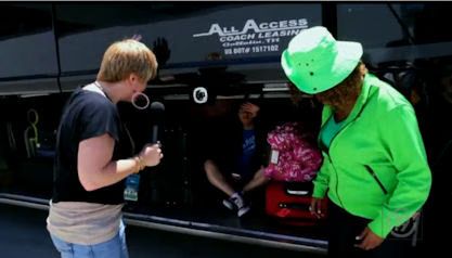 Heejun Han & Erika Van Pelt Show Glozell the American Idol Live Tour Buses - Video